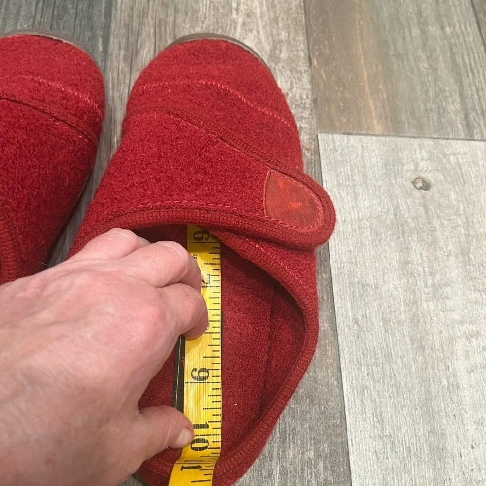 Haflinger Boiled Wool Slippers Unisex EU 41 Mens 9 Womens 10.5 Red Hook & Loop